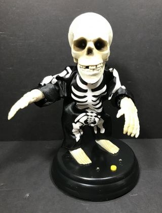 Gemmy Groovin Ghoul Halloween Dancing Skeleton Singing Livin La Vida Loca 2