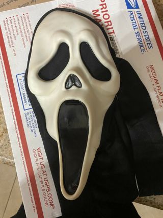Fearsome Faces Scream 2 Mask Fun World Div