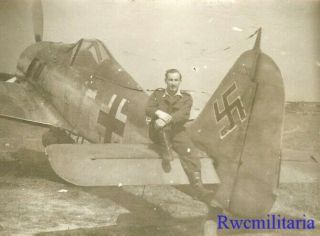 Org.  Photo: British Raf Airman Posed On Captured Luftwaffe Fw.  190 Fighter Plane