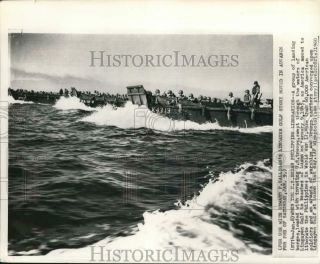 1945 Press Photo Us Troops On Landing Craft During Invasion Of Philippines,  Wwii