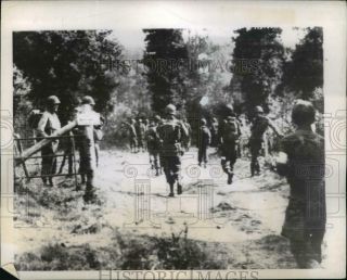 1944 Press Photo American Troops Advance Toward Aachen Staat Forest In Germany