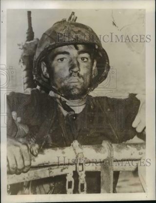 1944 Press Photo A Tired,  Grimy Us Marine Aboard A Transport Away From Eniwetok