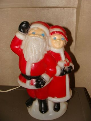 Vintage 1978 Empire Usa Blow Mold Santa And Mrs Claus Light Up Table Top Decor