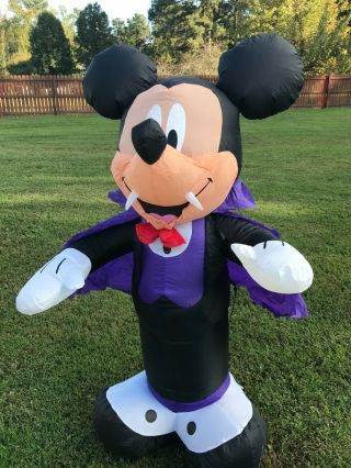 DISNEY 5 Ft Halloween Airblown Inflatable Mickey Mouse Dracula LED 2