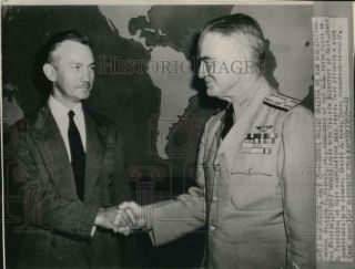 1944 Press Photo James Forrestal Greets William Halsey Jr.  In Dc During Wwii