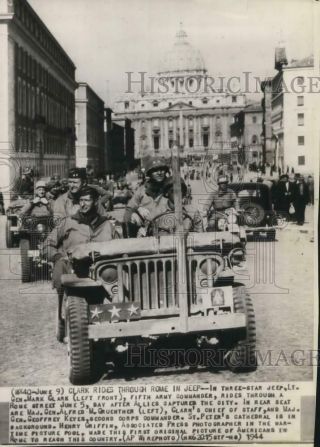 1944 Press Photo General Mark Clark & Officers Ride Jeep In Rome During Wwii