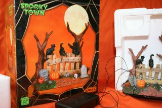 Lemax Spooky Town Lighted Full Moon Black Cats In Graveyard