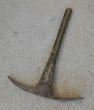 Old Vintage Wwii 1945 U.  S.  Diamond Calk Army Military Pick Axe Foxhole Tool Ax