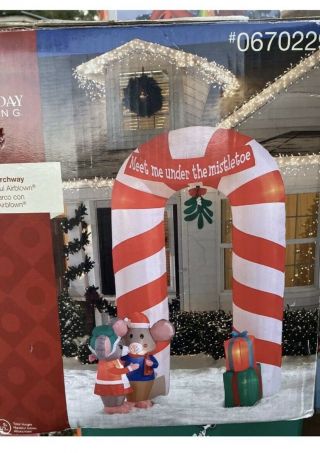 Gemmy Airblown Inflatable 9ft Christmas Mouse Mistletoe Archway Fabric