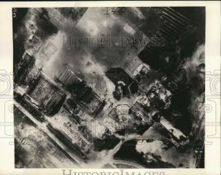 1940 Press Photo Aerial View Of Bombed Waalhaven Airport Wreckage In Holland