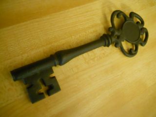 Old Vintage Cast Iron Skeleton Key 7 1/4 " Long & Heavy