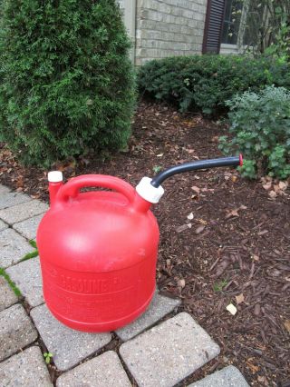 2 Vintage Eagle 2 1/2 Gallon Red Plastic Gas Can Pg - 3 Vented Gas Can
