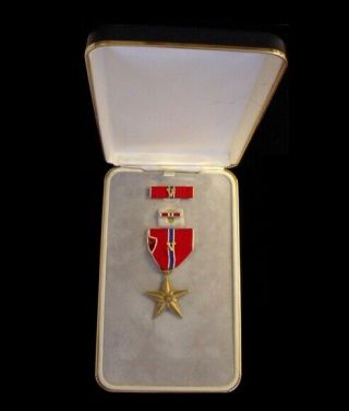 Wwii Re - Issue Vn Era Cased Us Army Bronze Star Medal W/ V Device Set – Named