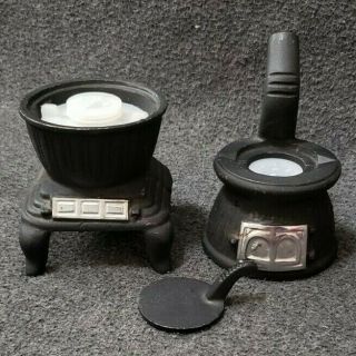 Cast Iron Pot Belly Stove Salesman Sample Salt & Pepper Shaker Set