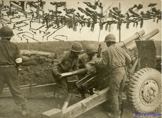 Press Photo: Action Us Troops Firing 105mm Artillery Gun At Japanese Positions