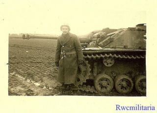 RARE US Soldier Posed w/ KO ' d German Sturmgeschütz Panzer Tank; 1945 2