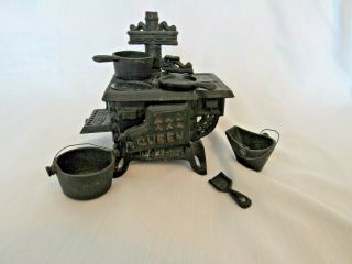 Vintage Small 11 Pc Set Of Cast Iron Stove/pot/pans Dollhouse Salesman Sample