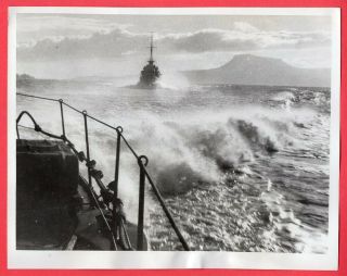 1941 British Destroyers Going Into Action Suda Bay Crete 7x9 News Photo