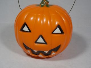 Vintage Union Products Lighted Plastic Pumpkin W/wire Handle Leominster 4.  5 "