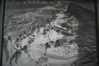 Wwii Negative Photograph British? Soldiers Commandos Small River Crossing Boats