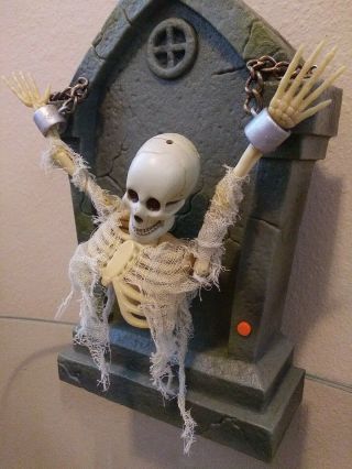 Gemmy Animated Tombstone Tom Skeleton Halloween Prop Great