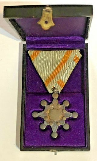 Wwii Japanese Order Of The Sacred Treasure 8th Class Box Badge Medal