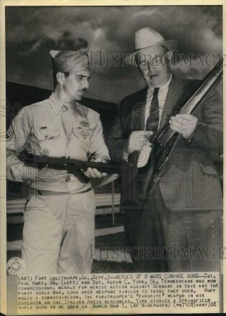 1944 Press Photo Sergeants Paul Huff And Alvin York At Fort Uglethorpe,  Georgia