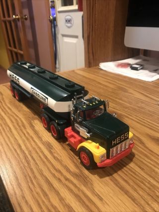 1984 Hess Truck Tanker Toy Bank Lights