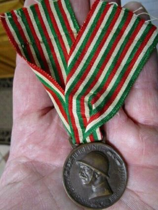 Wwi / Wwii Fascist Italian Austrian War Medal Award (02)