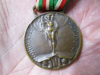 WWI / WWII Fascist Italian Austrian War Medal Award (02) 3