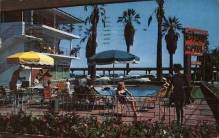 1955 Santa Barbara,  Ca El Patio Del Mar Motel California Colourpicture Postcard