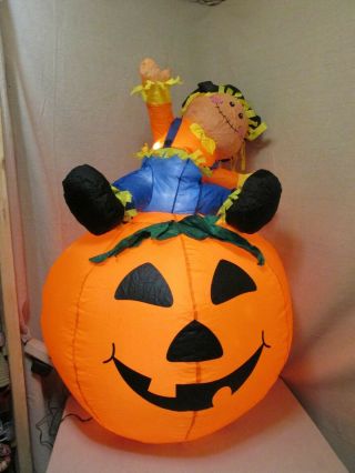 2005 Gemmy Airblown Inflatable 4 Ft.  Scarecrow & Jack O Lantern Pumpkin