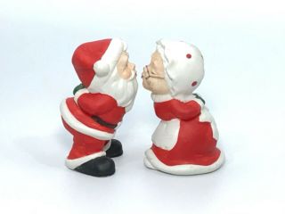 Vintage Lefton China Kissing Santa And Mrs Claus 05014 Christmas Figurines