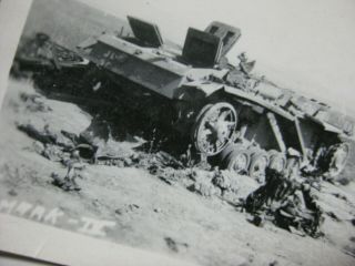5 WWII SOLDIER PHOTOS WRECKED GERMAN TANK & AIRCRAFT & CEMETERY NORTH AFRICA 2