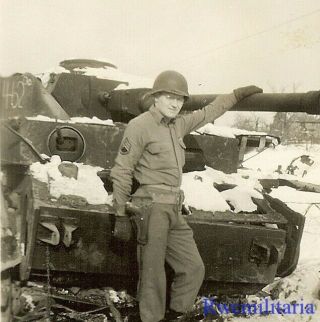 Best Us Soldier Posed On Ko’d German Pzkw.  Iv Panzer Tank In Winter; 1945