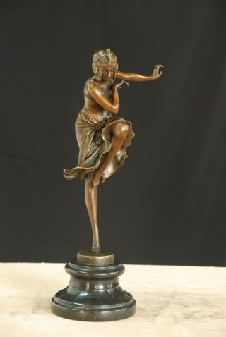 Signed D.  H.  Chiparus,  Bronze Sculpture Art Deco Dancer " Hindu Dancer " Statue.