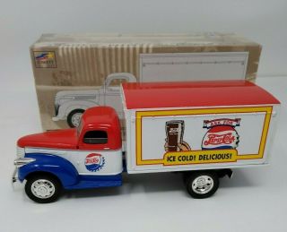 Pepsi Cola 1942 Chevrolet 1 1/2 Ton Van Box Liberty Classic Limited Edition