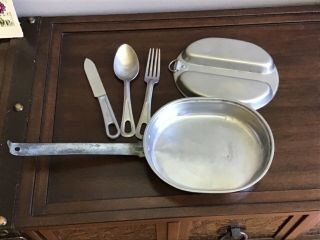 Vintage 1944 U.  S.  Wwii Military Mess Kit With Utensils