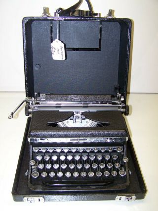 Antique 1937 Royal Model Deluxe Vintage Typewriter A - 679913