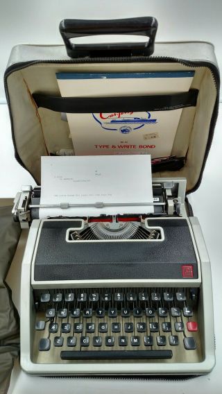 Olivetti Underwood Lettera 33 Portable Typewriter Vintage W/ Case & Accessories