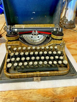 Vintage Underwood Standard 4 Bank Portable Typewriter W/case
