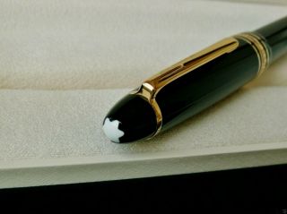 Montblanc Legrand Series: 161 Ballpoint Pen in Black and Gold 2