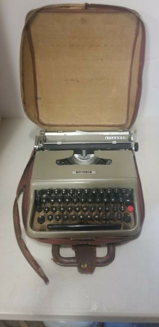 1950s Olivetti Lettera 22 Portable Typewriter Made In Ivrea Italy