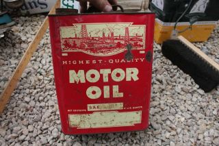 Vintage Highest Quality Motor Oil Can 8 U.  S.  Quarts Advertising Tin
