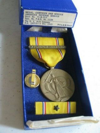 Ww2 American Defense Medal,  Ribbon Bar & Lapel Pin In D.  L.  Auld Box