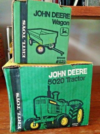 ERTL VINTAGE John Deere 5020 tractor 555/Flare Box Wagon 529 w/box 1/16 scale 2