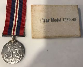 Canadian Silver World War Ii 1939 - 1945 War Medal With Ribbon - Org.  Box