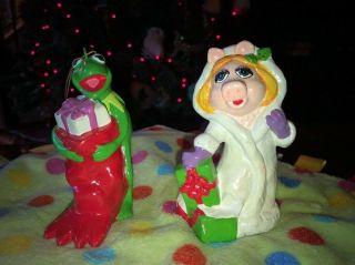 Vintage Kermit The Frog And Miss Piggy Holding Gifts Christmas Ornament Muppets