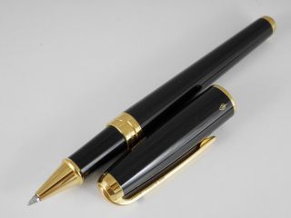 S.  T.  Dupont Olympio Black Lacquer Gt Rollerball Pen
