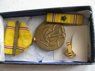 WW2 American Defense Medal,  Ribbon Bar & Lapel Pin In Plain Label Box. 3